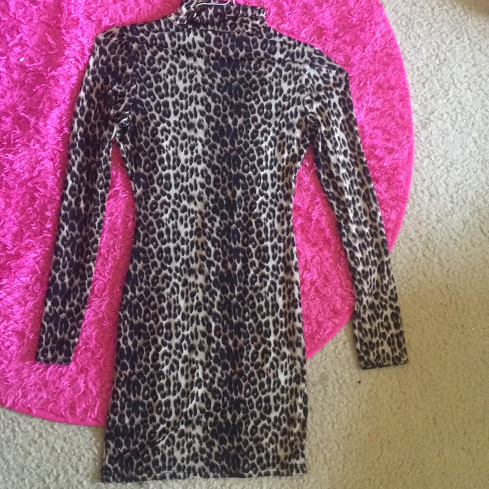 Stretchy short leopard print dress